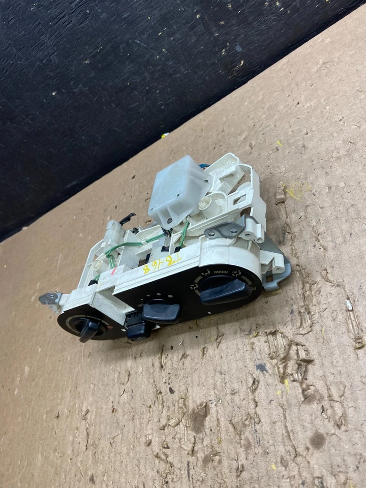 2000-2004 Mitsubishi Montero Sport Climate Control Heater Panel Oem T8468 DG - Image 3 of 4