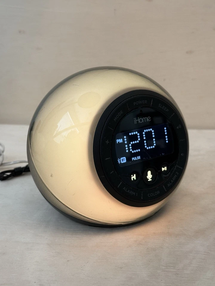 iHome iBT297 Bluetooth Alarm Clock FM Radio & Multicolor Color Changing To Beat - Image 4 of 4