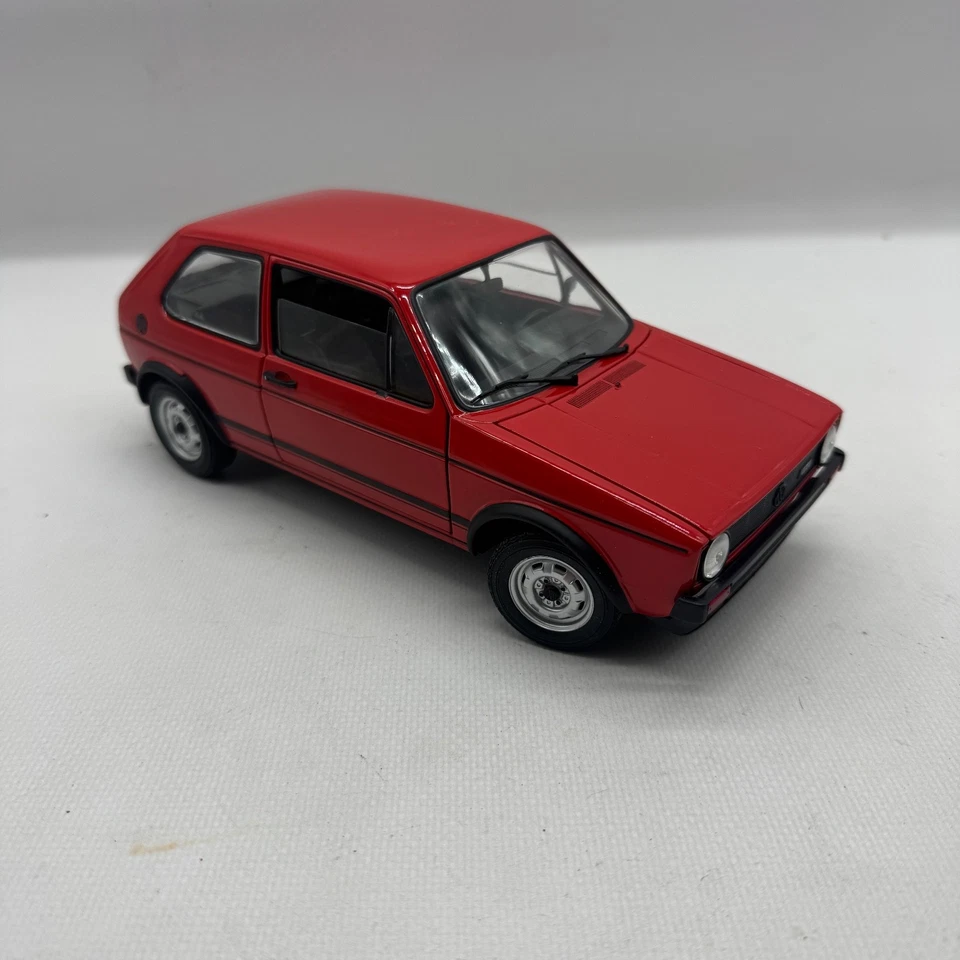 Volkswagen Golf Gti 1977 Red Model Car - Solido - Scale 1:18 - Image 2 of 4