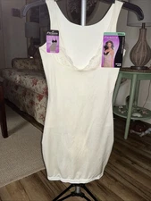 Maidenform Flexees Skinny Everyday WYOB IVORY/CREAM Slip Size Small NWT