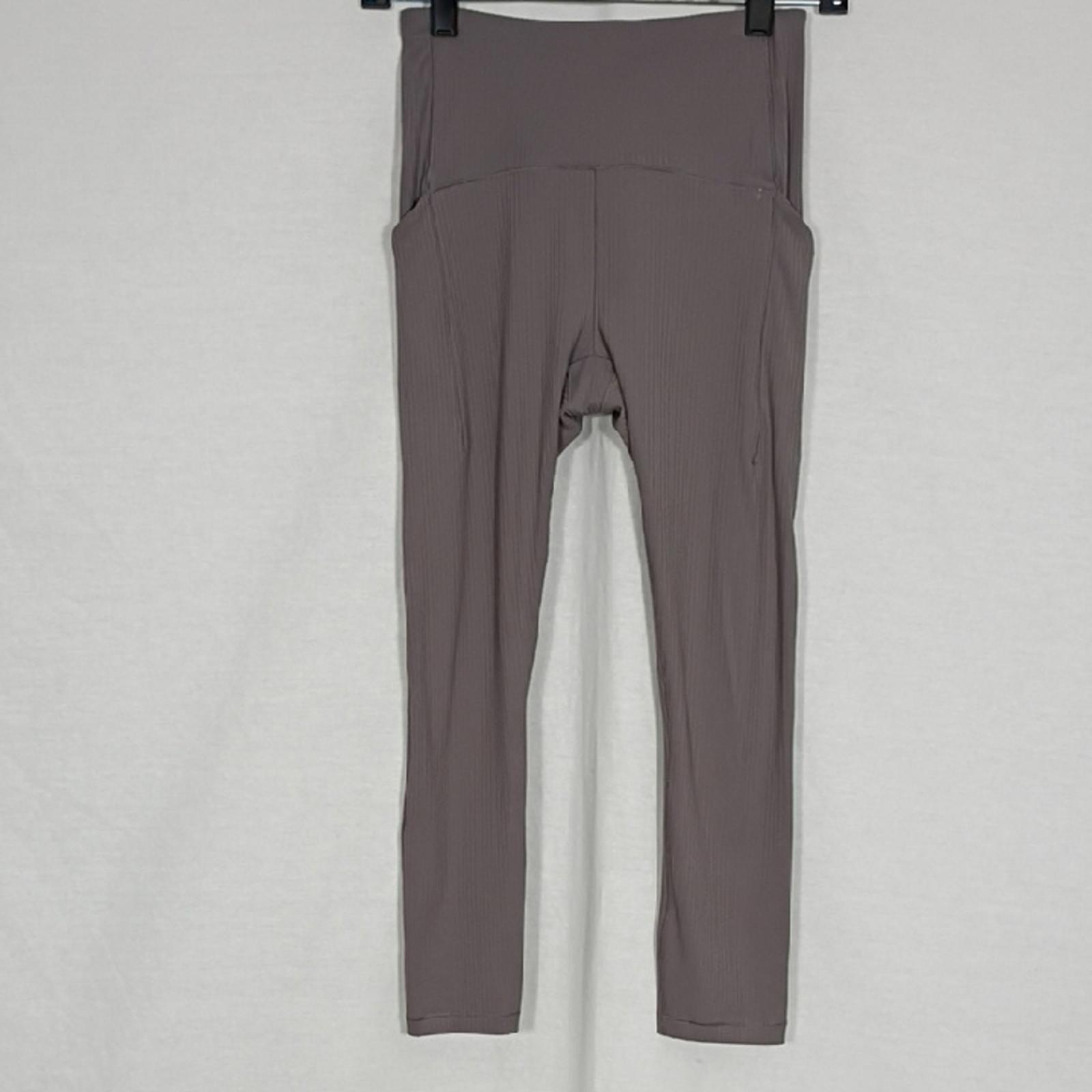 NWT Spyder Women's Nutmeg Capri Legging With Pockets Size XS Workout Athleisure