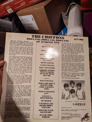 THE CHIFFONS DOO LANG DOO LANG DOO LANG, AUTOGRAPHED BY JUDY RECORD IS MINT - Imagen 4 de 10