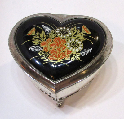 Mele Japan Heart Shape Floral 3 Footed Vanity Jewelry Trinket Box w Hinged Lid
