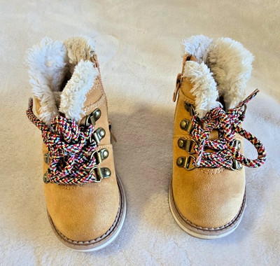 Cat & Jack Toddler Dress boots size 6k Tan fur lined