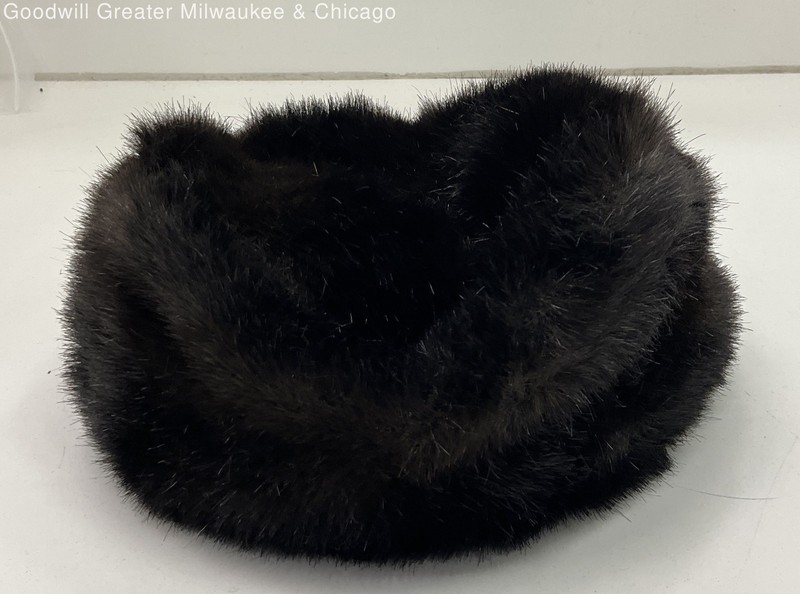 Toppers Womens Hat Black Solid Faux Fur Winter Trapper Style Size 1 NWT