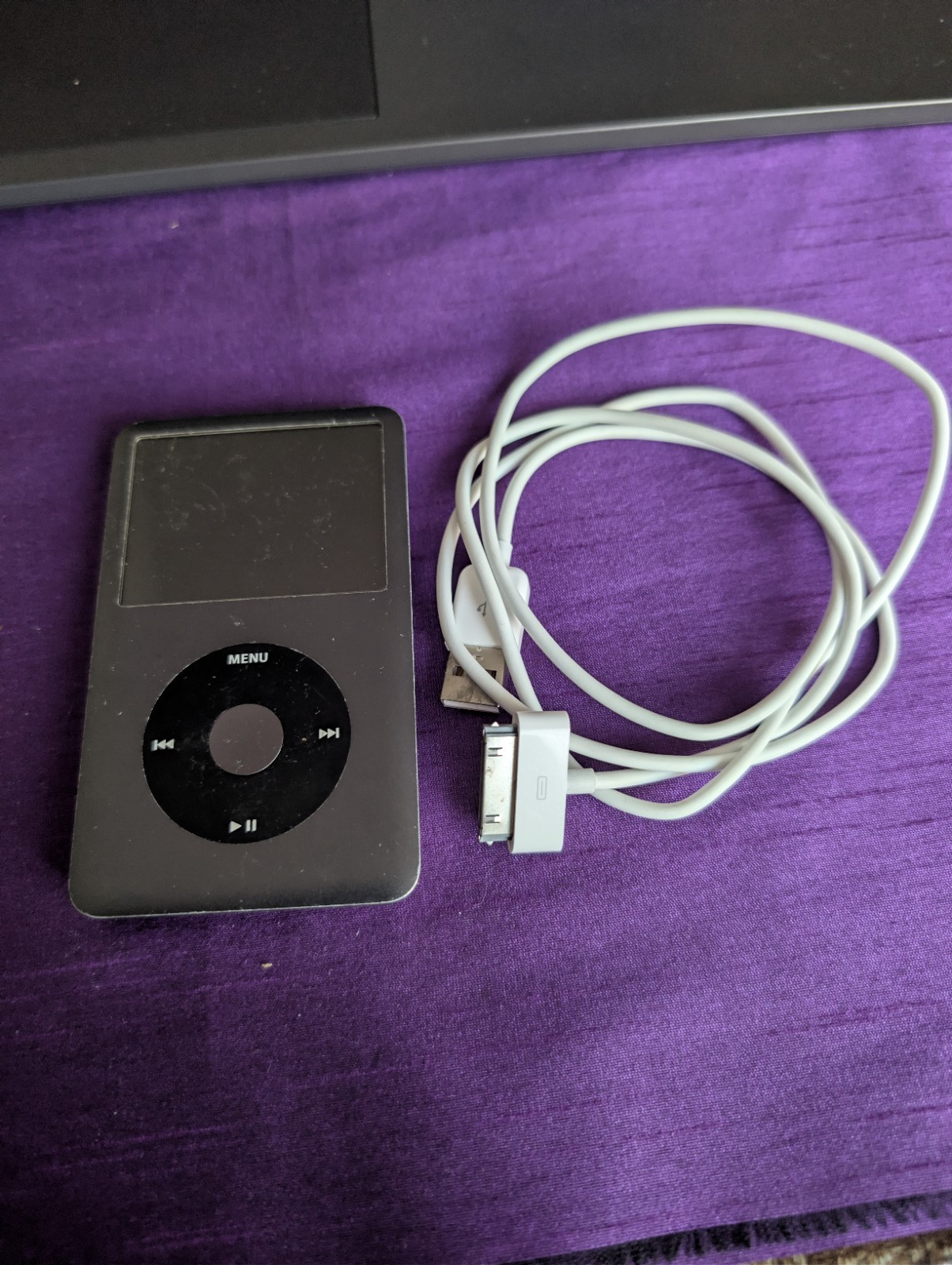 Apple iPod Classic A1238 160GB Gray MP3 Music Player , please read description
