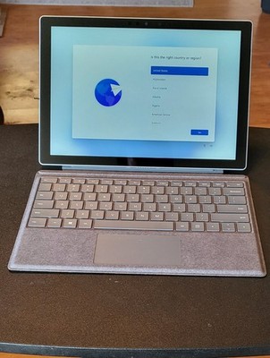 Microsoft Surface Pro 7 i7 16GB 256GB + Keyboard + Case Bundle