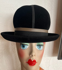 VTG MR. JOHN CLASSIC CLOCHE HAT PARIS NEW YORK COTILLION BODY MADE IN FRANCE 