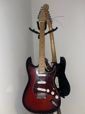 Squier By Fender Stratocaster 2005 IC Red Burst Cherry sunburst Guitar (rare)