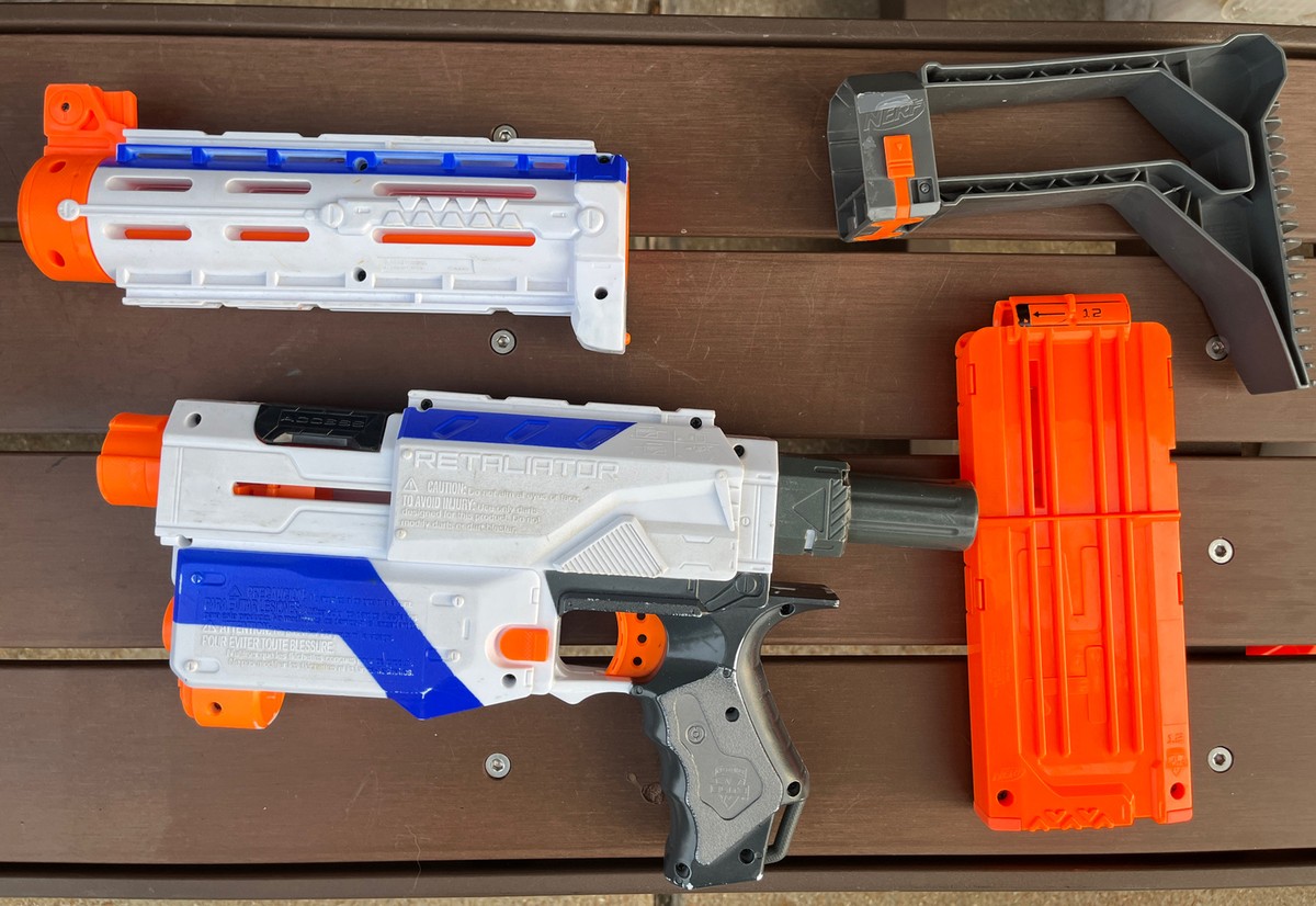 Nerf Retaliator Elite トイガンセット Amazon.com: NERF N-Strike Elite Retaliator Blaster, Stock, Grip