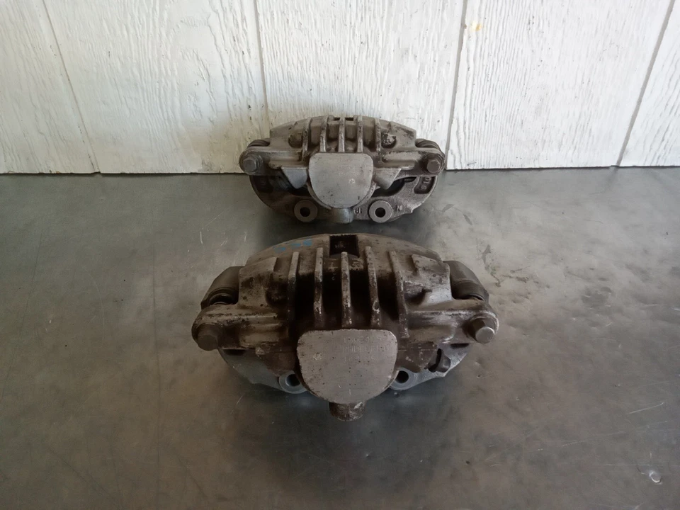 OEM 1998 - 2002 Chevrolet S10 Blazer Jimmy Rear Set Brake Calipers Left Right - Image 3 of 4