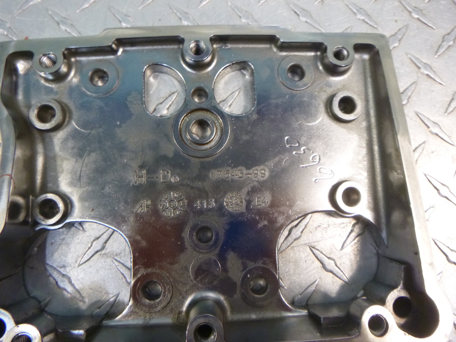 9916 HarleyDavidson Twin Cam Rocker Box Lower Chrome 1754399 eBay