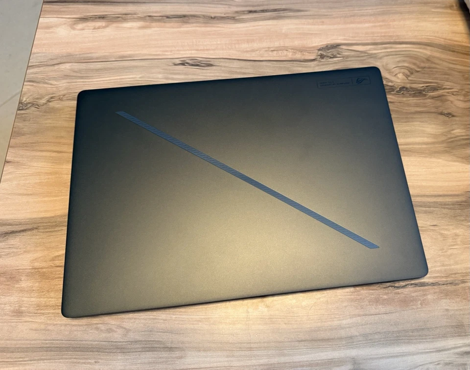 Asus ROG Zephirus G16 GU605MV OLED Intel Ultra 9 185H, 16GB/1TB, NVIDIA RTX 4060 - Immagine 4 di 4