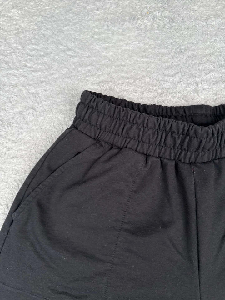 Pantalones Cortos The North Face Mujer Pequeños Negros Cintura Elástica Tela de Terry Francés Algodón Foto 4 de 4