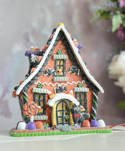 Kurt Adler LED light up Halloween Gingerbread Cookie Candy Haunted House 9.5” - Picture 2 of 11