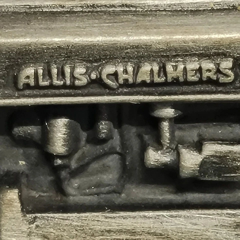 Vintage Speccast 1/64 scale Allis-Chalmers D-17 pewter display tractor  - Image 4 of 4