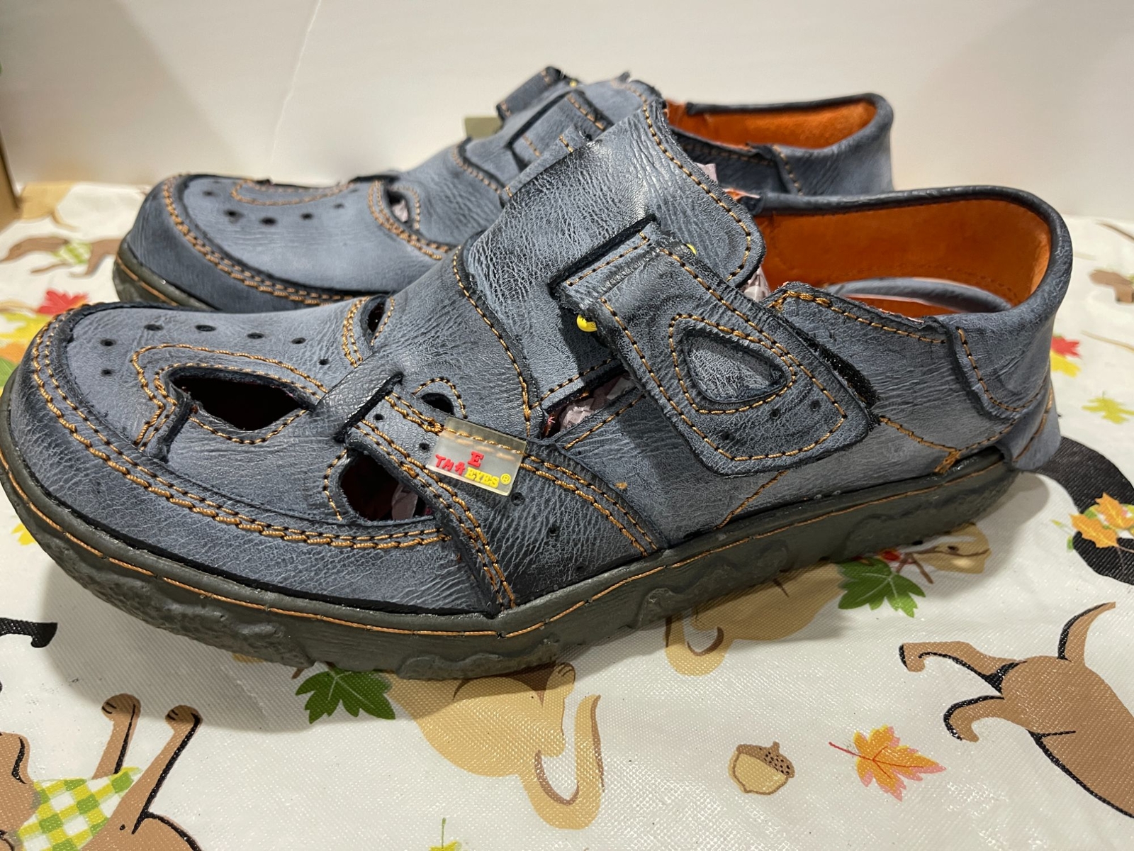 TMA Eyes Shoes Womens Cutout Leather Sneakers Charcoal Size: 40/US 8.5