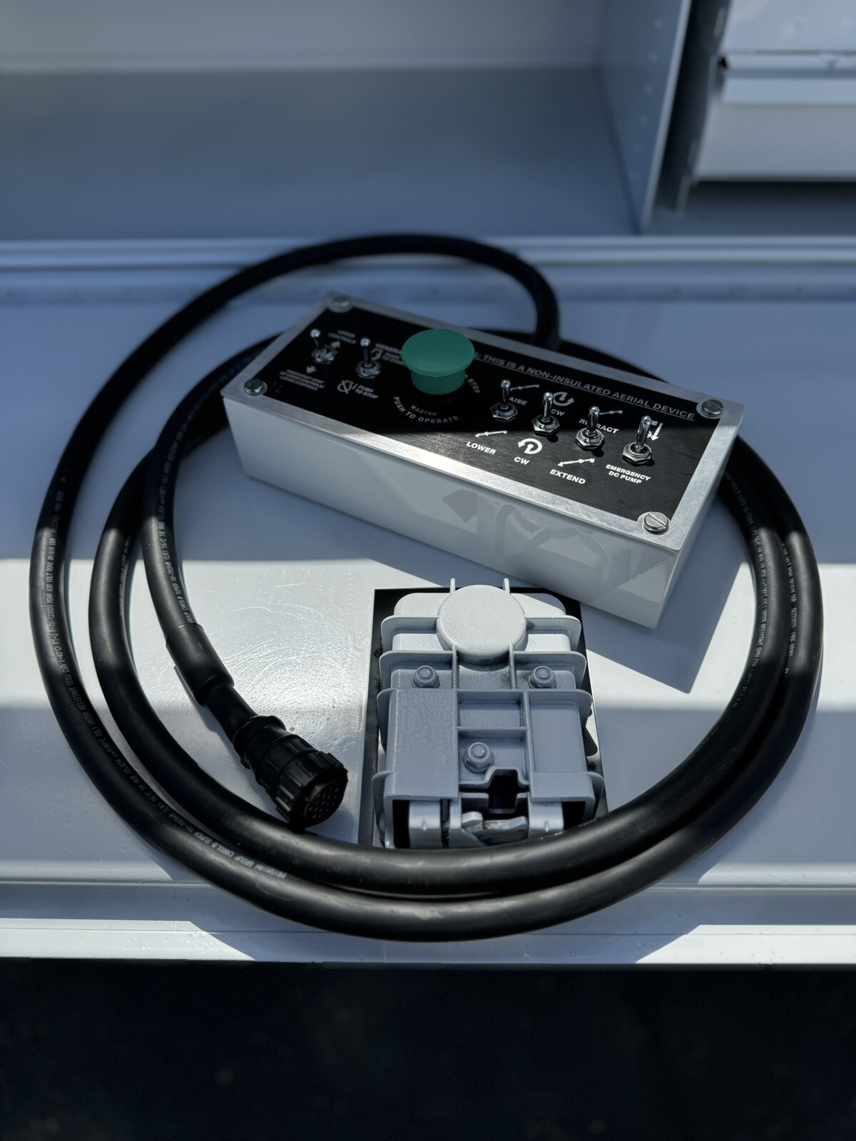 NEW! AT200 AT200A ALTEC BUCKET TRUCK CONTROL PANEL SWITCHES CONTROLLER ...