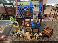 LEGO 21325 Medieval Blacksmith w/instructions and minifigs