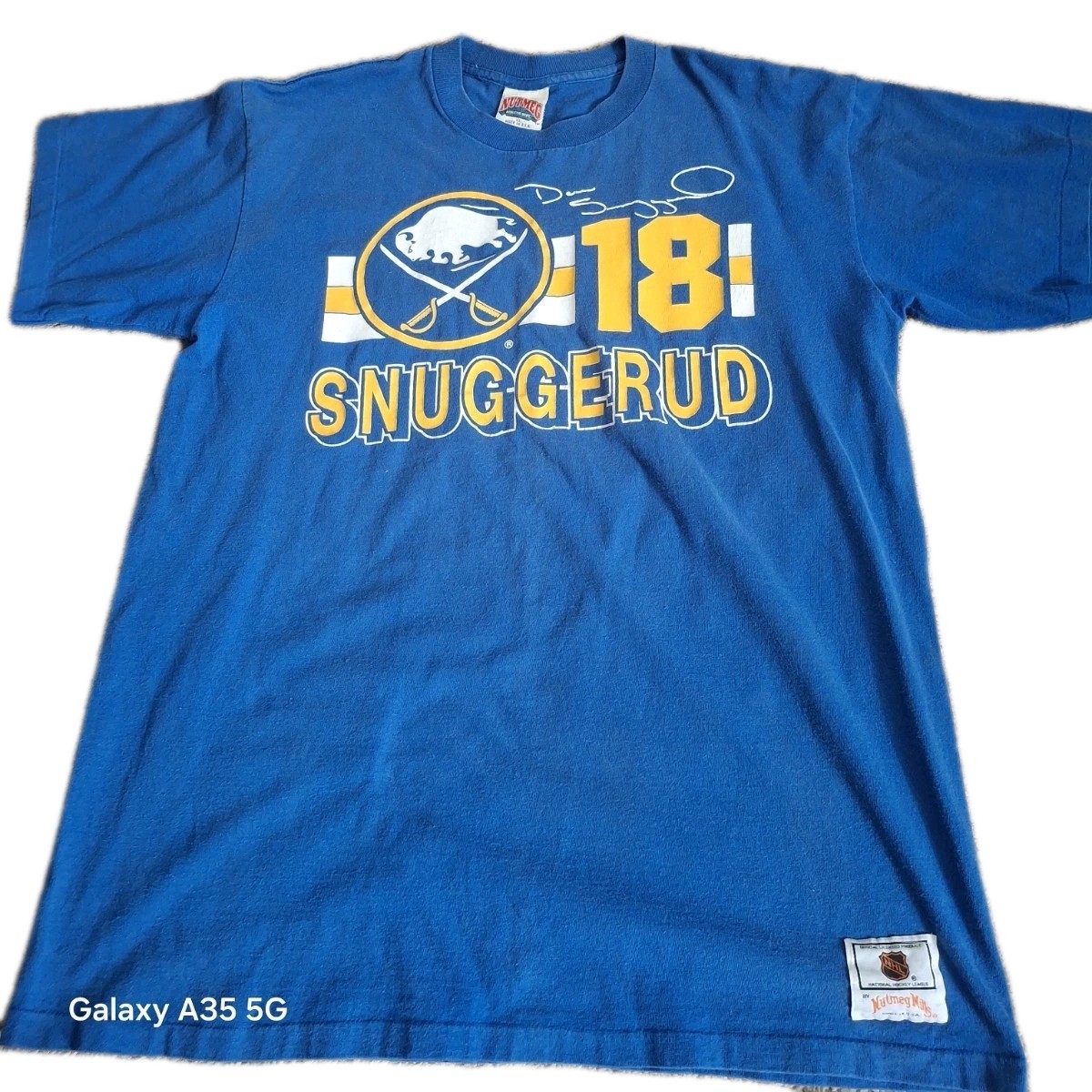 Vintage 90's Buffalo Sabres T-Shirt XL Dave Snuggerud #18 Nutmeg See Measurement