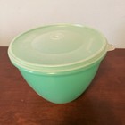 Vintage Tupperware Crisp-It Jadeite Green 679 with lid — photo 1
