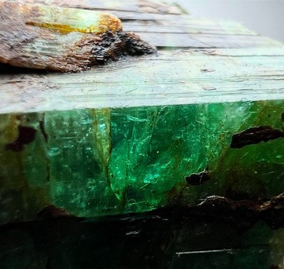 37+ Carat. Top Green  Panjshir Emerald Hugh Crystal @AFG