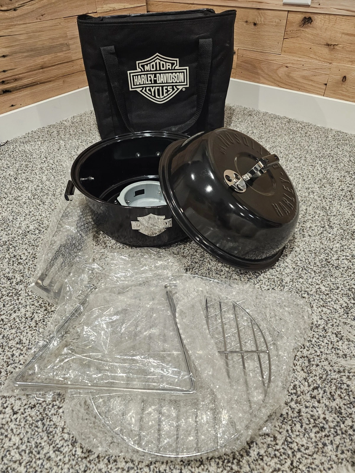 Harley Davidson Portable Charcoal BBQ Grill with Utensils & Carry Bag - NEW
Opens in a new window or