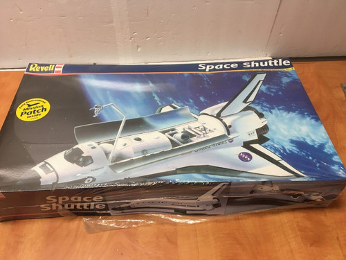 Revell Space Shuttle 1 to 72 Scale Model Kit
