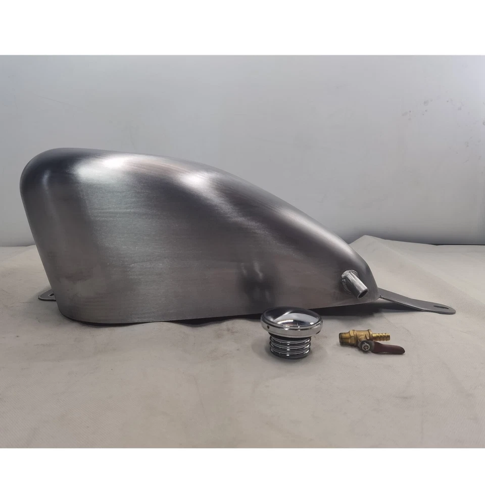 Motorcycle Petrol Fuel Tank Oil Tank For YAMAHA DRAGSTAR 1100 XVS1100 V-star1100 - Imagem 2 de 4