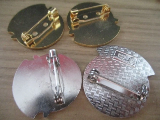 4 portsmouth  football badges - Image 2 of 2