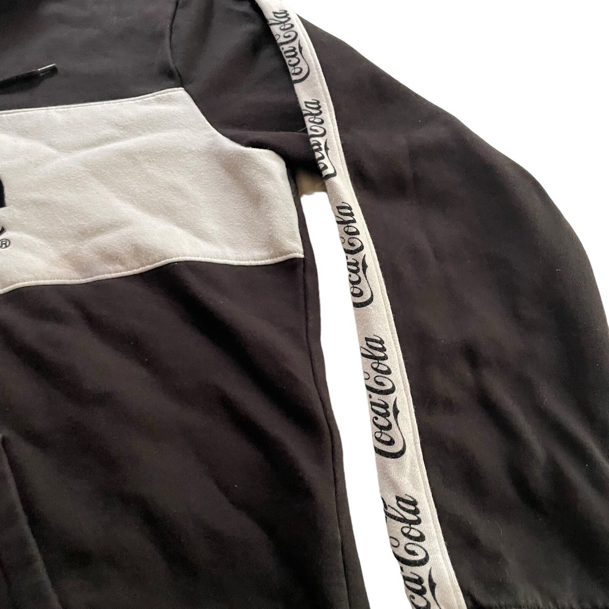 COCA COLA COKE Hoodie Pullover Black Sweatshirt H&M Divided Adult