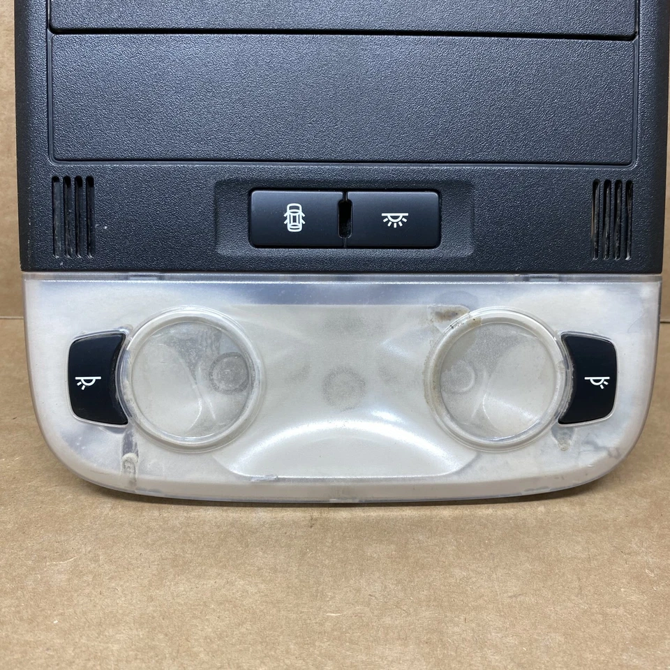08-09 Pontiac G8 Holden Dome Light and Overhead Console with SUNROOF SWITCH - Image 3 of 4