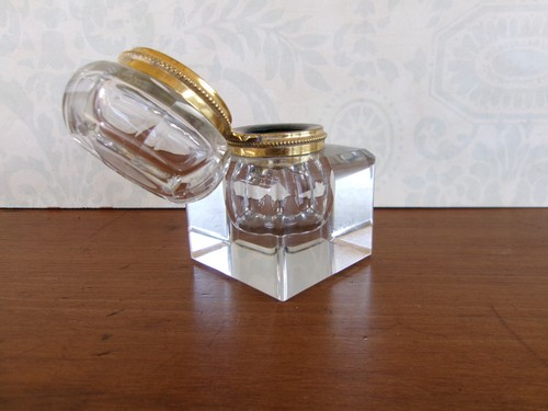 Antique Victorian Crystal Inkwell Cut Faceted Glass Brass Hinged Lid 3-1/2” Tall - Picture 12 of 13