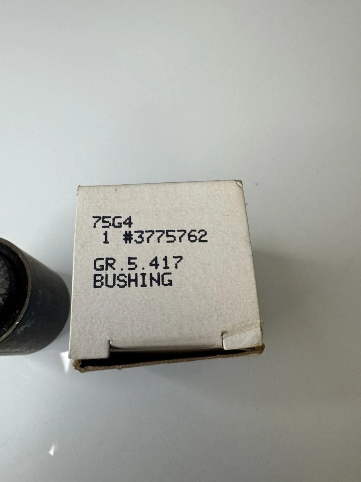 3775762 Nuevo de Lote Antiguo GM 1963-1974 Chevrolet Corvette Barra de Puntal Trasero Buje Nuevo Foto 2 de 4