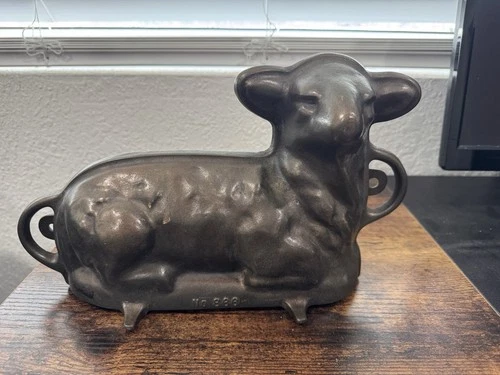 Vintage Griswold No. 866 Cast Iron Lamb Sheep 2-Piece Cake Baking Mold