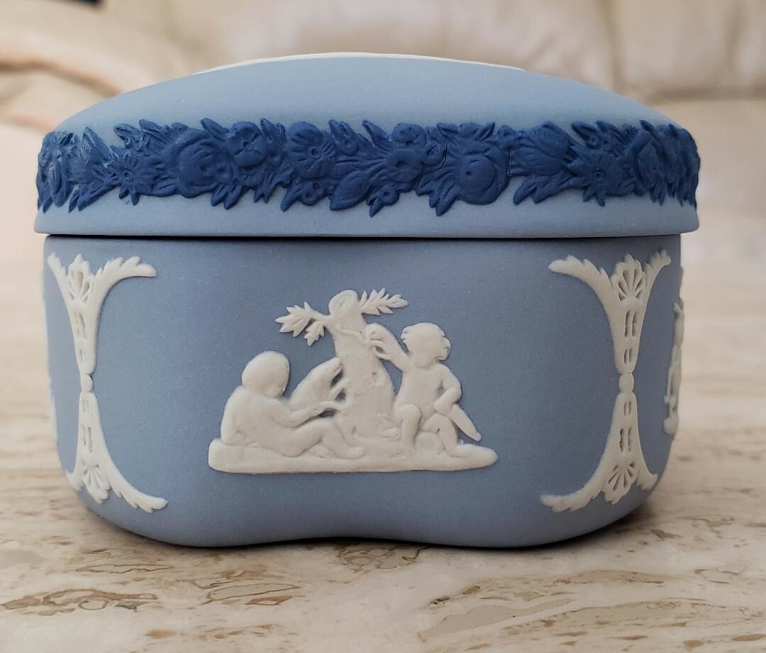 WEDGEWOOD Blue Jasperware Bean Box J1018 2499 w/original box eBay