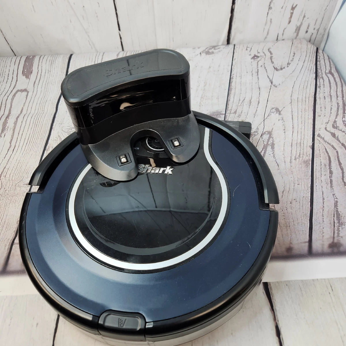 Shark Ion Robot 761 Vacuum WiFi Connectivity RV750 Cleaning Hard Wood FLoor