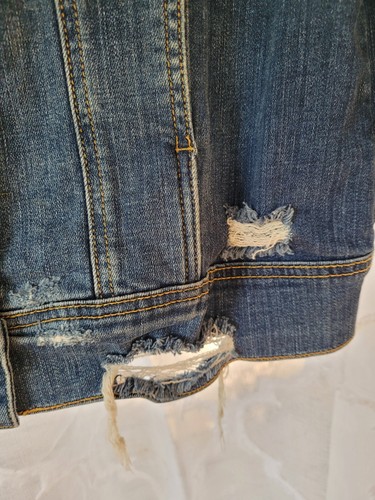 Cello Medium Wash Distressed Jean Jacket Sz small Blue Denim Womens Long Sleeve - Picture 9 of 11