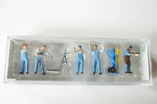 HO Preiser 10243  CRAFTSMEN FIGURES (BLUE Coveralls) w/Pipe Rack & Welding Cart