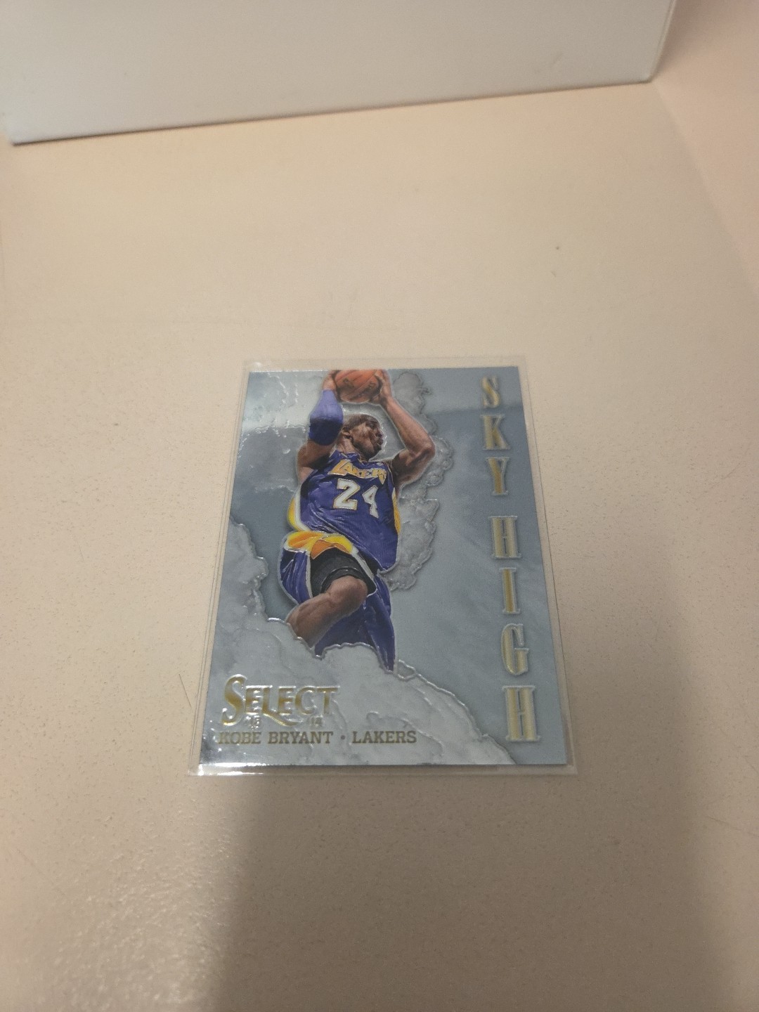 2013-2014 PANINI SELECT SKY HIGH KOBE BRYANT  IMMACULATE CONDITION 