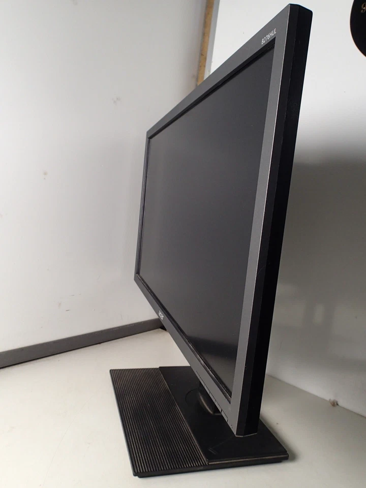 Acer B276HUL 27” LED Monitor with Stand and VGA Cable - Image 2 of 4