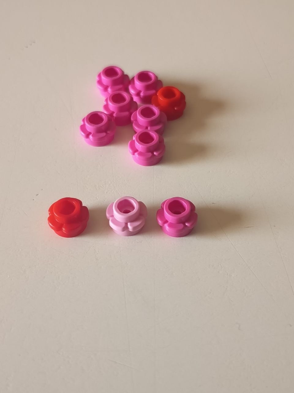 10 Mix round plate 1x1 flower edge 5 petals