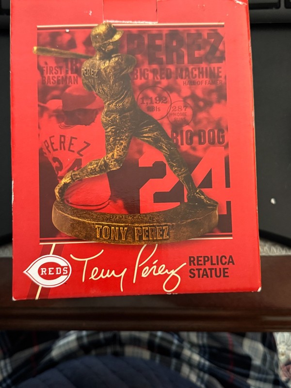 TONY PEREZ---CINCINNATI REDS -----2015------SGA--------STATUE