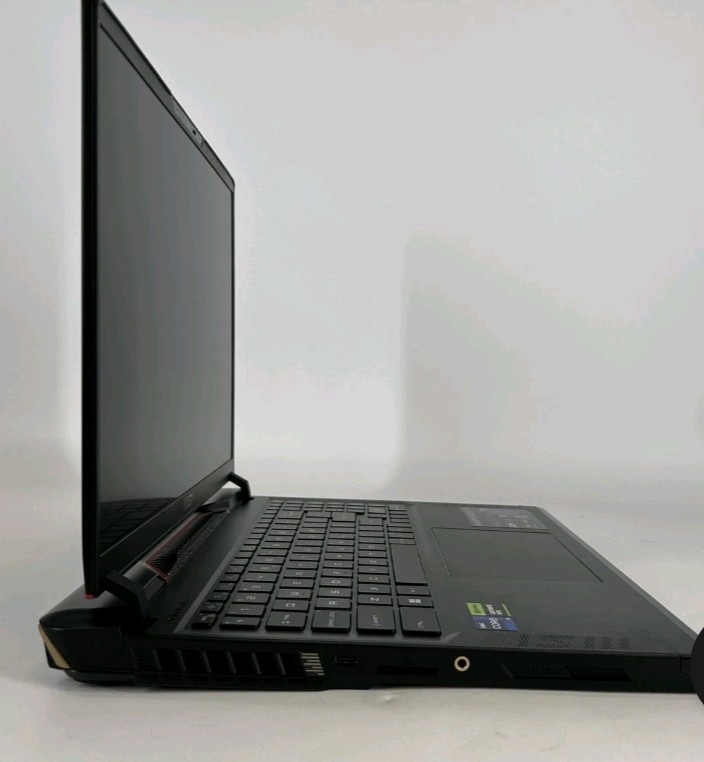 MSI Raider GE68 HX 16 144Hz FHD+ 2.2 GHz i9-13950HX 32GB 4TB/1TB SSD RTX 4060