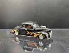 Racing Champions - 40 Ford Coupe Black Flames - Rubber Tires