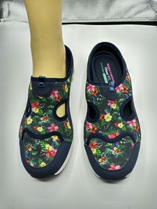 skechers relaxed fit memory foam women