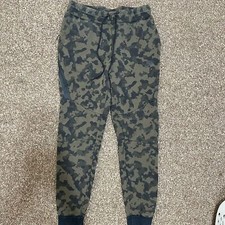 Nike camo tech fleece pants size small, slight peeling