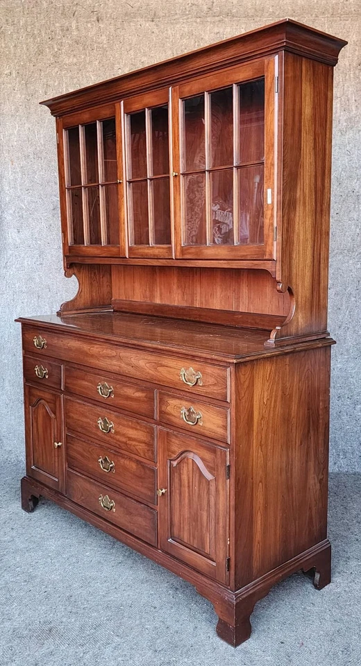 Henkel Harris American Colonial Cherry Wood Sideboard Buffet With Hutch Top - Image 3 of 4