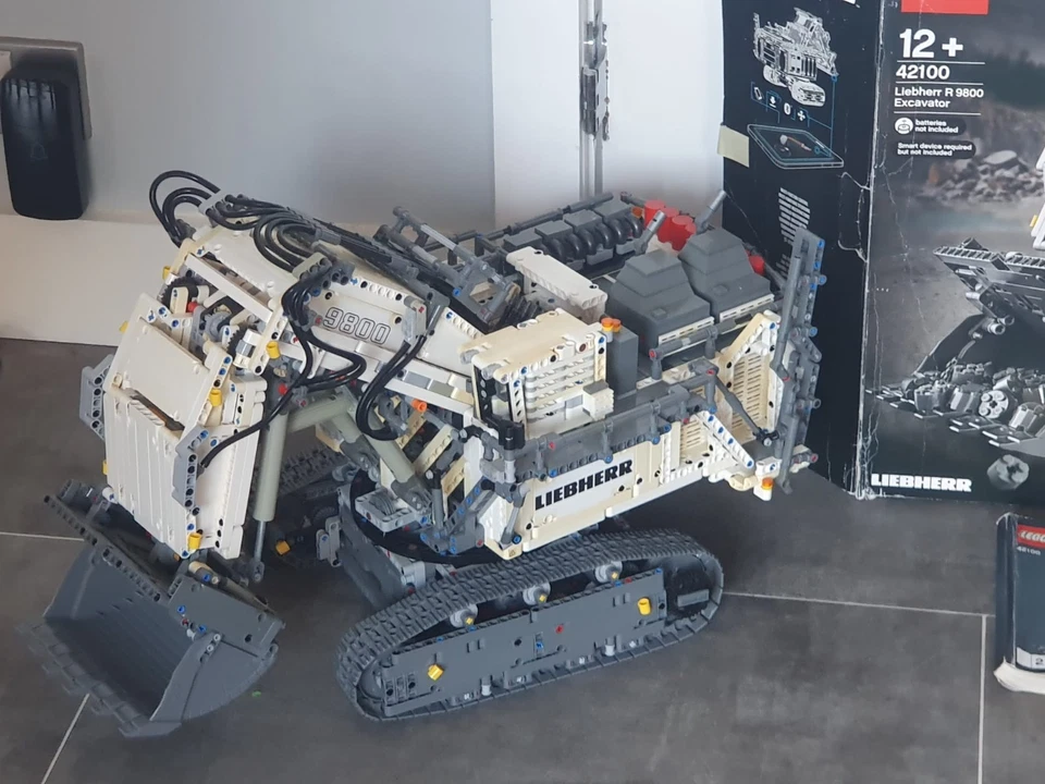 LEGO 42100, photo 3 of 4