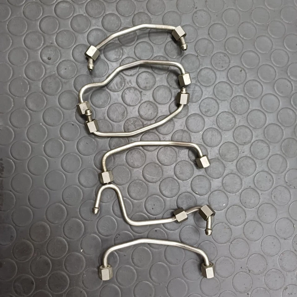 Tubo de inyección de combustible Rolls-Royce Ghost 09-20 OEM USADO-7560541 Foto 2 de 4